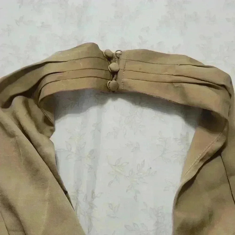 BANANA REPUBLIC PLEATED HALTER TOP - Picture 4 of 9